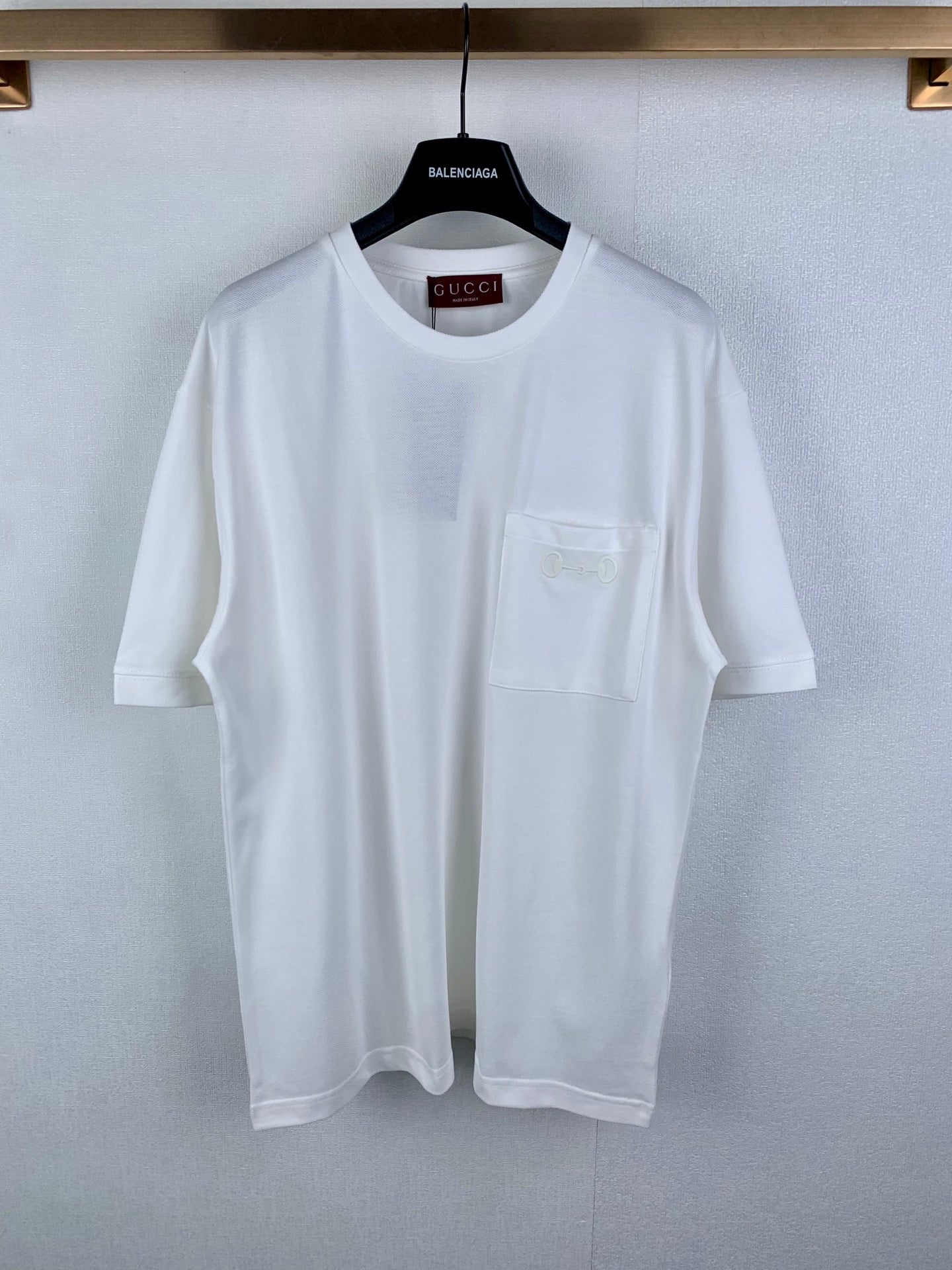 Gucci white crew-neck short-sleeve T-shirt with front pocket