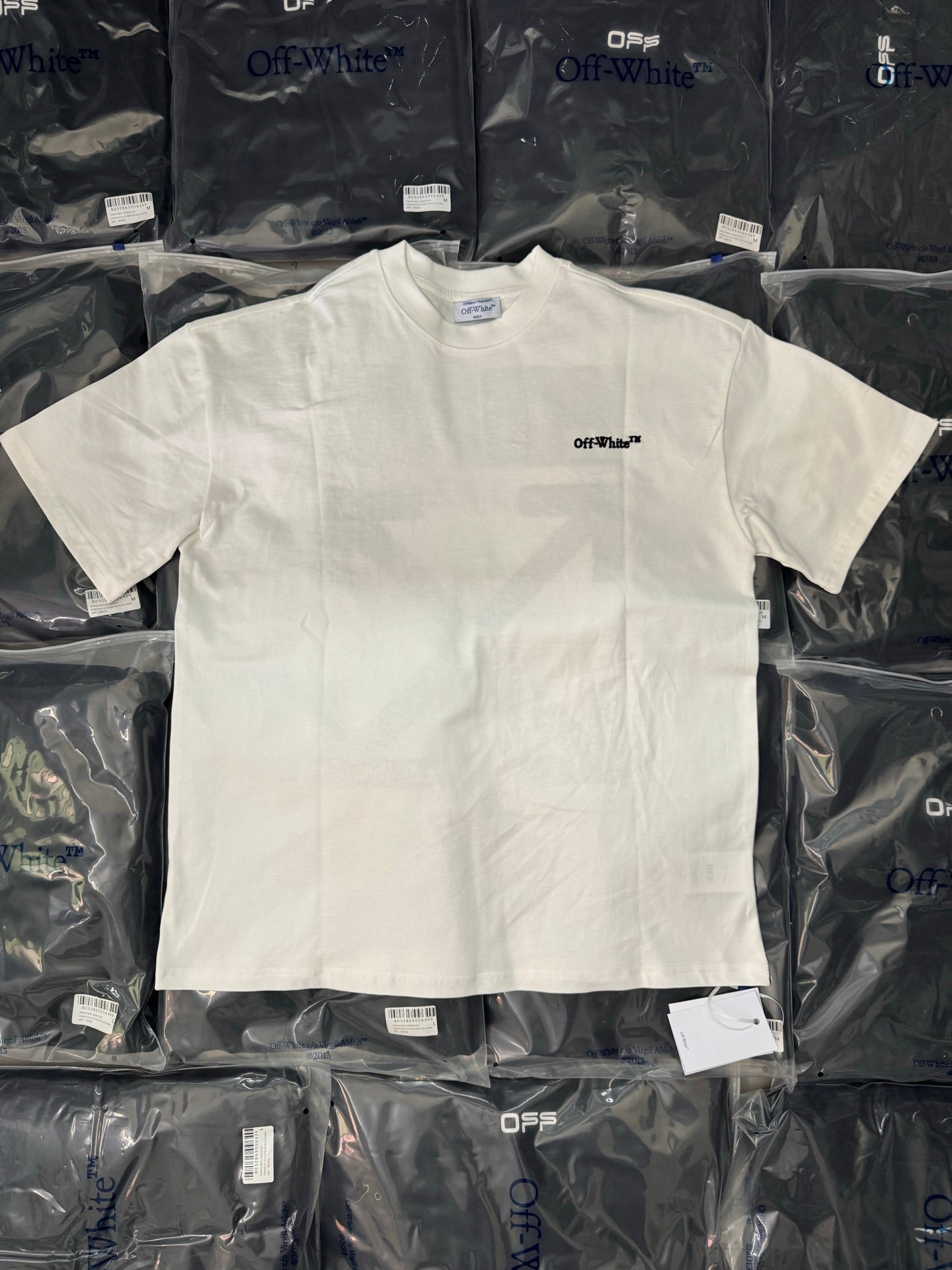 Off-White logo graphic T-shirt, off-white short-sleeve crewneck
