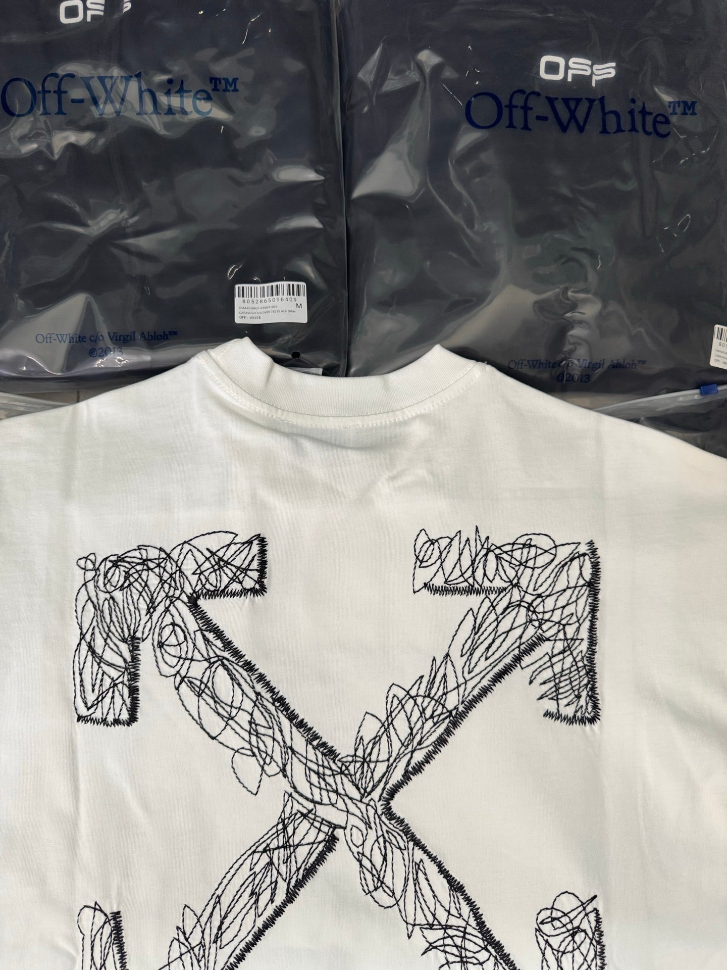 Off-White off-white T-shirt with large X-cross line-art graphic