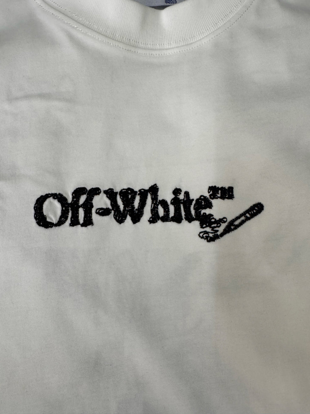 Off-White T-shirt chest logo print in black on off-white fabric