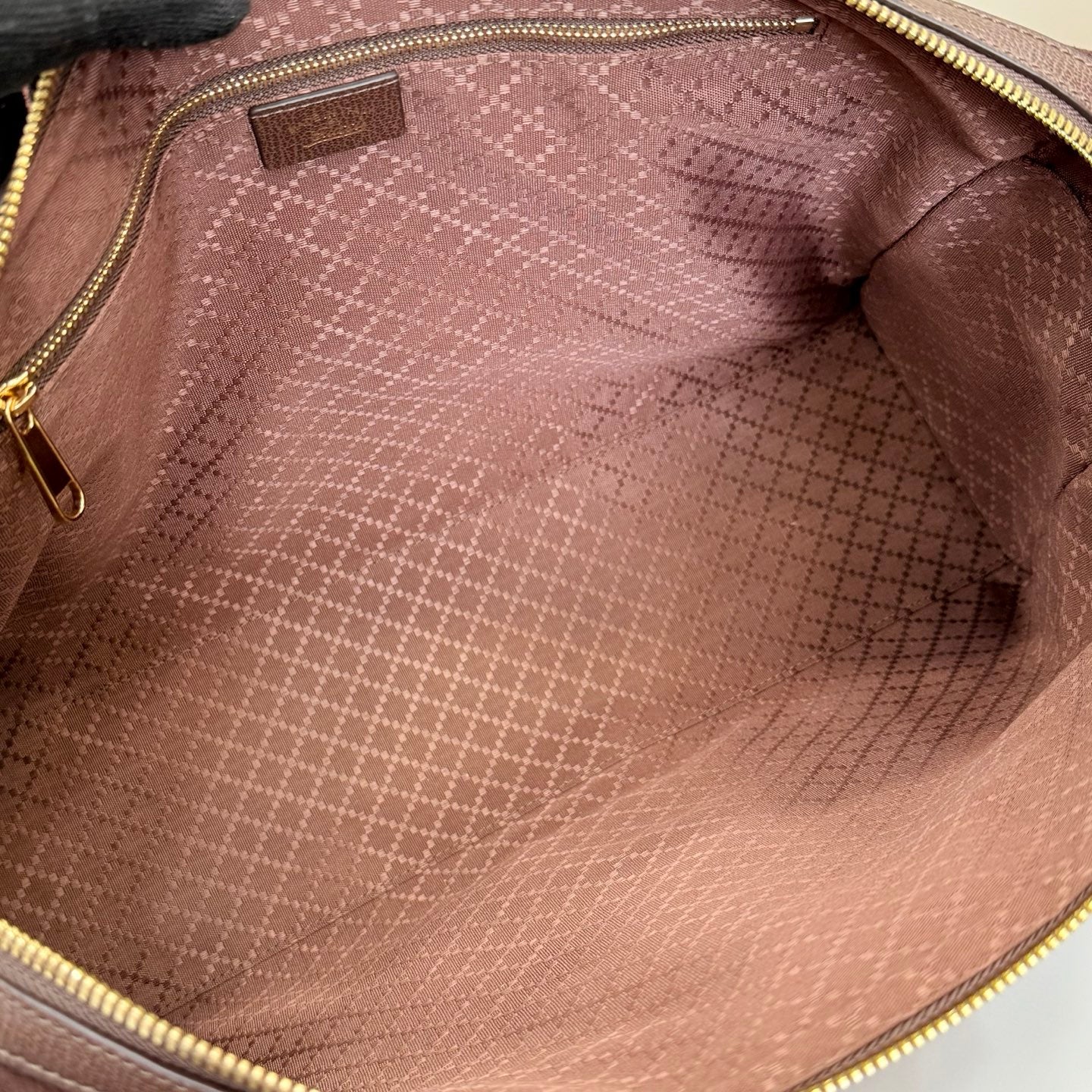 Gucci handbag interior lining with zipper edge in light pink fabric