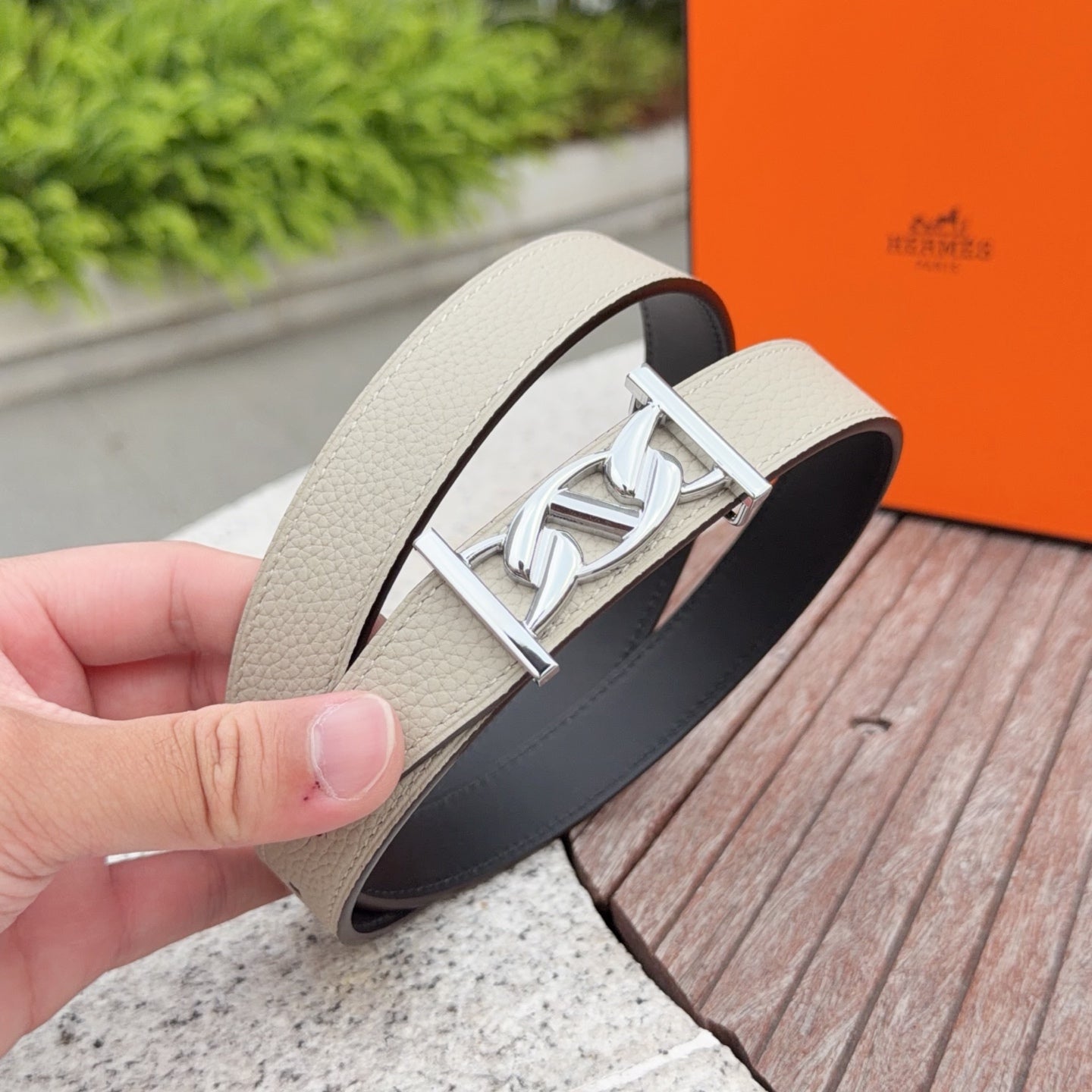 Hermes leather belt with silver H buckle, light beige strap and dark lining