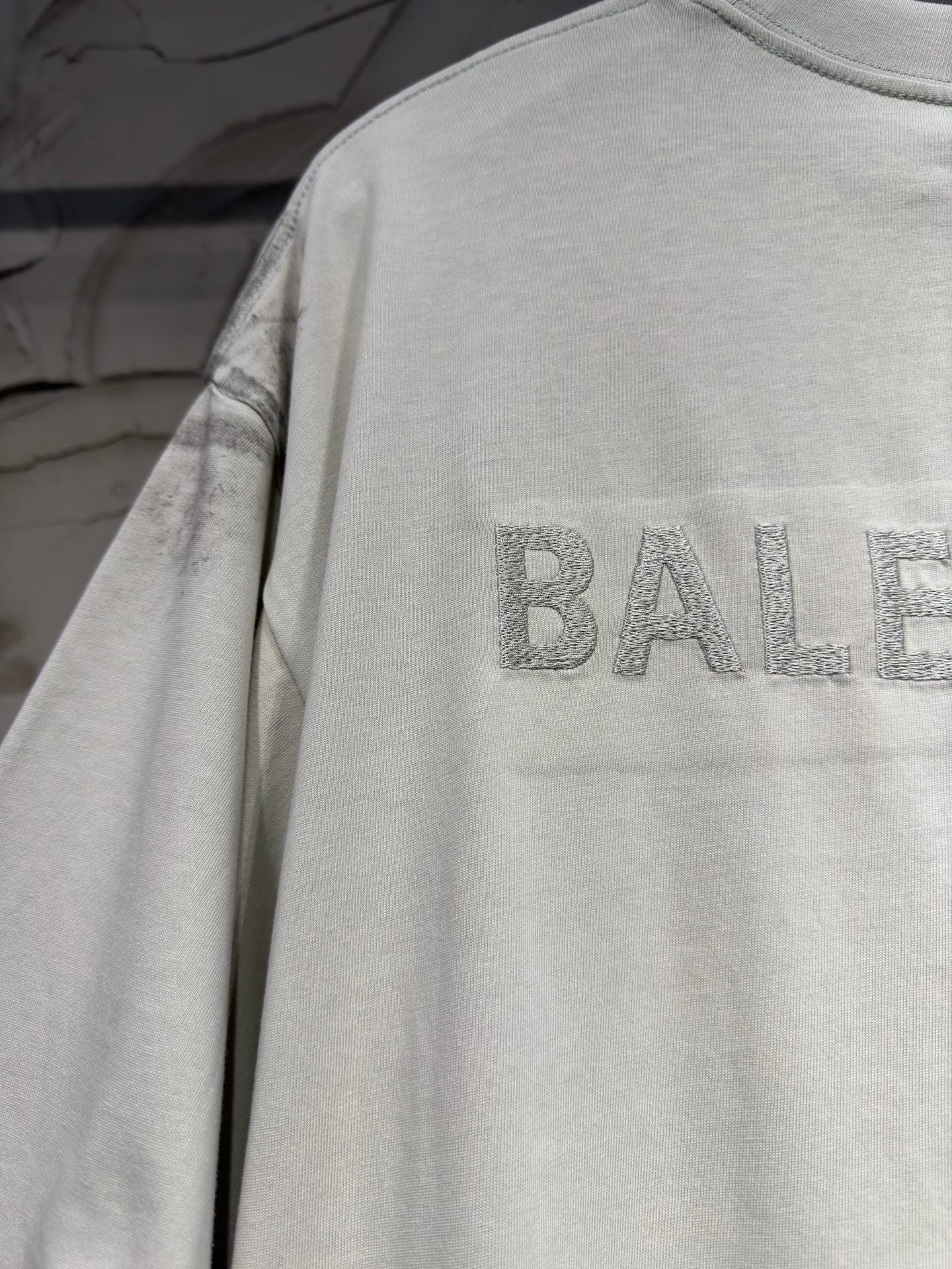 Balenciaga short-sleeve T-shirt back logo close-up, BALENCIAGA lettering