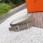 Hermes belt, light gray-beige leather strap with oval buckle and chain center