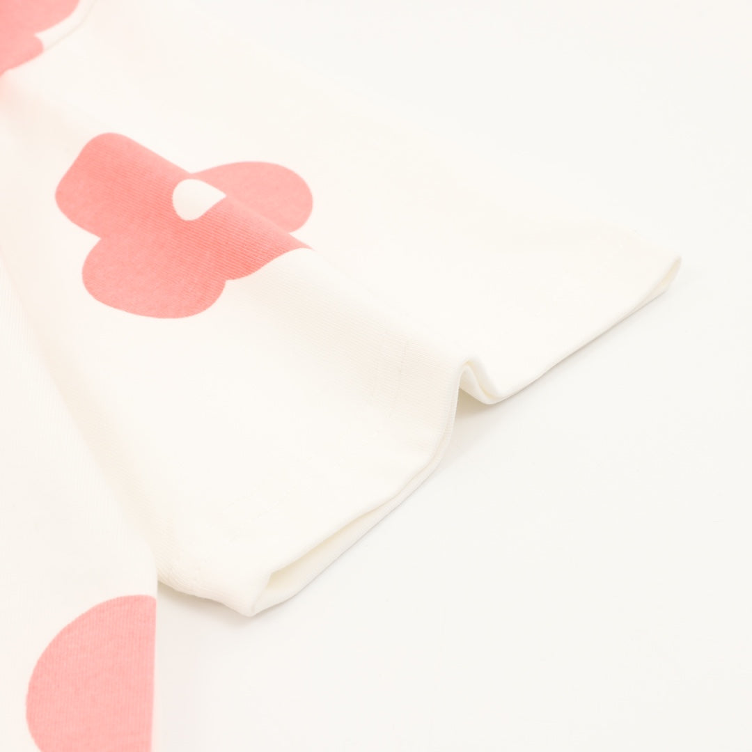 White Gucci T-shirt sleeve with pink flower print detail