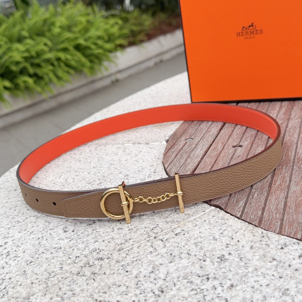 Hermes leather belt in tan with gold buckle and adjustable hole row
