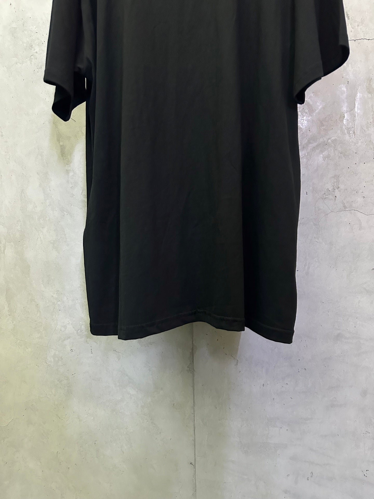 Balenciaga black T-shirt with loose fit and short sleeves