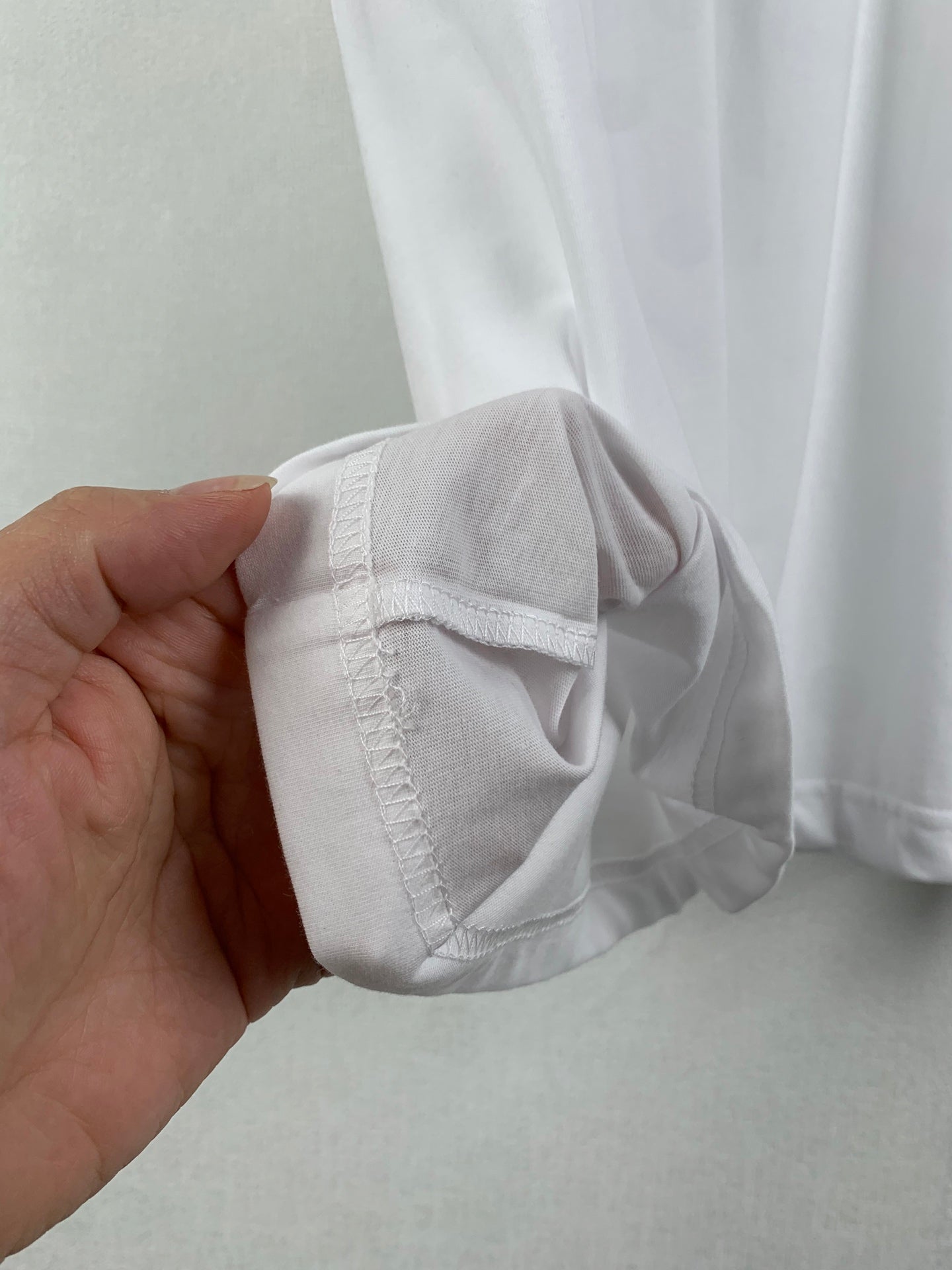 White T-shirt short sleeve with stitched cuff detail