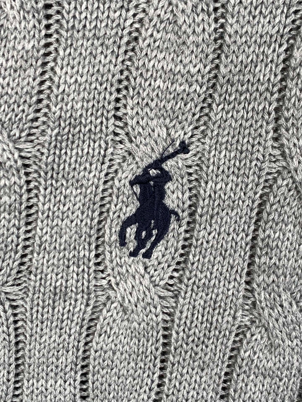 Gray cable-knit fabric with embroidered Polo horse logo detail