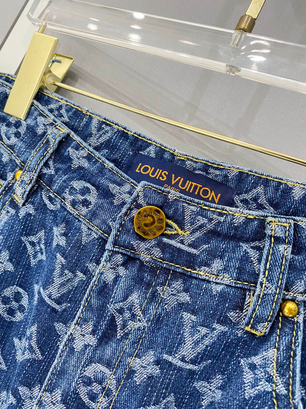Louis Vuitton Clothes short