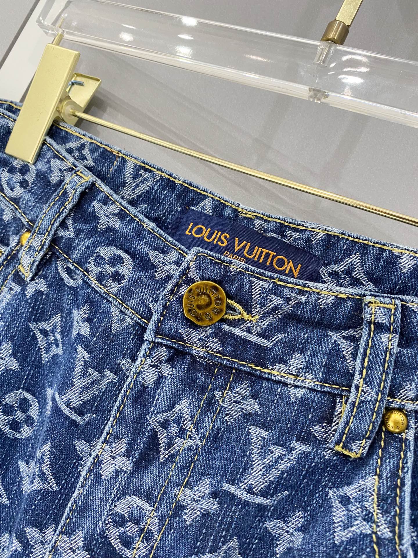 Louis Vuitton Clothes short