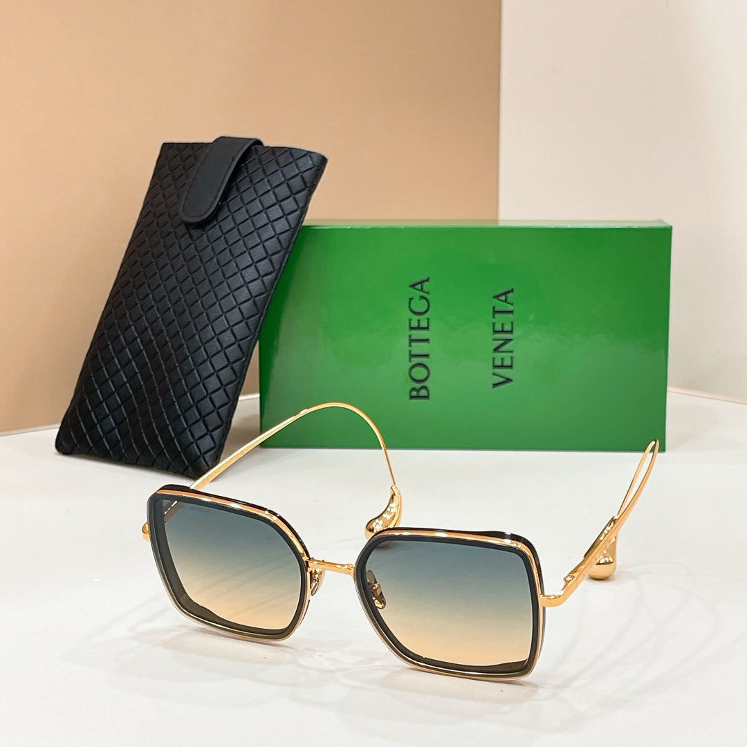 Bottega Veneta sunglasses with gold frame and light brown tinted square lenses