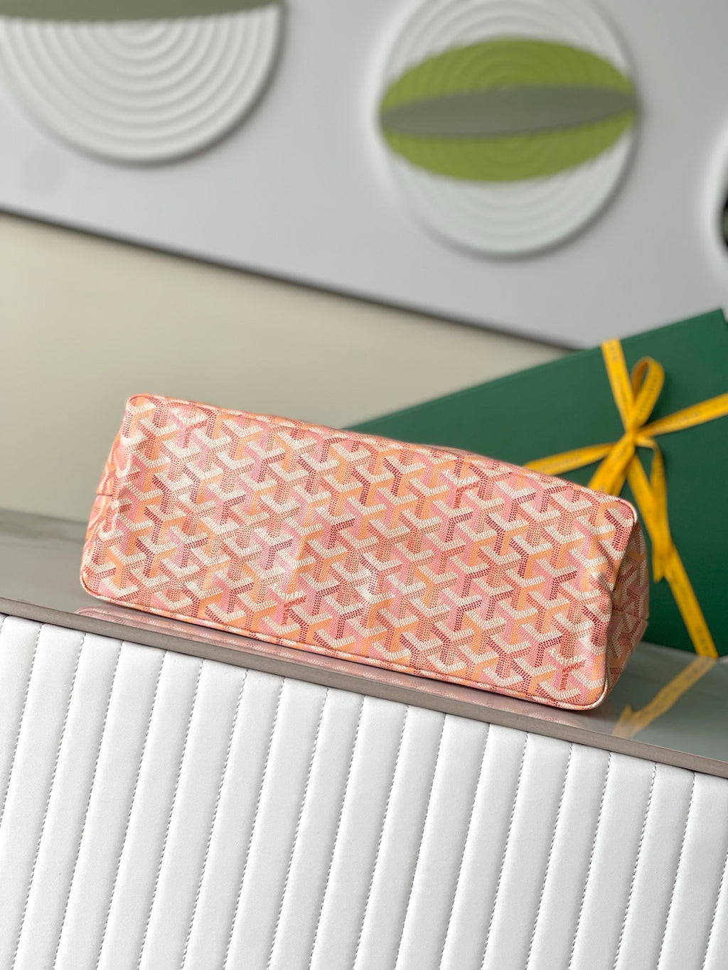 Goyard pink monogram canvas shoulder bag with zip-top and long handle