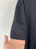 Navy short-sleeve T-shirt sleeve hem detail