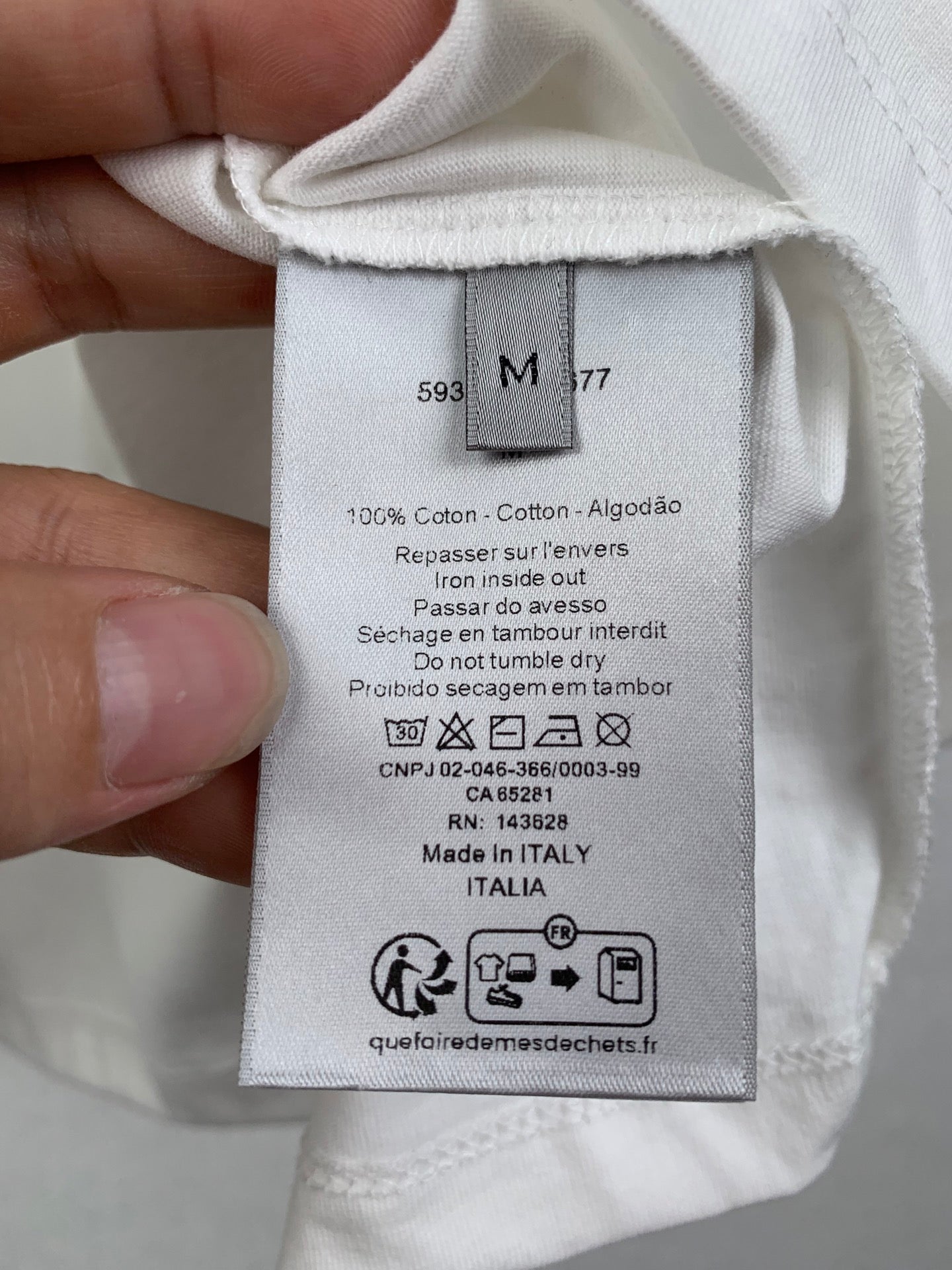Dior T-shirt care label: 100% cotton, Made in Italy