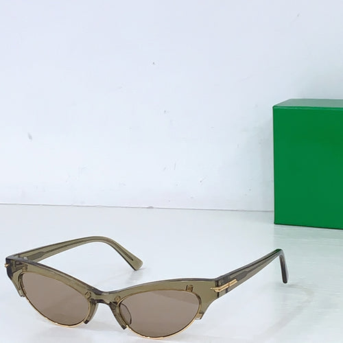 Bottega Veneta sunglasses with brown frame and oval tinted lenses