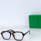Bottega Veneta sunglasses with tortoise frame and light gray lenses