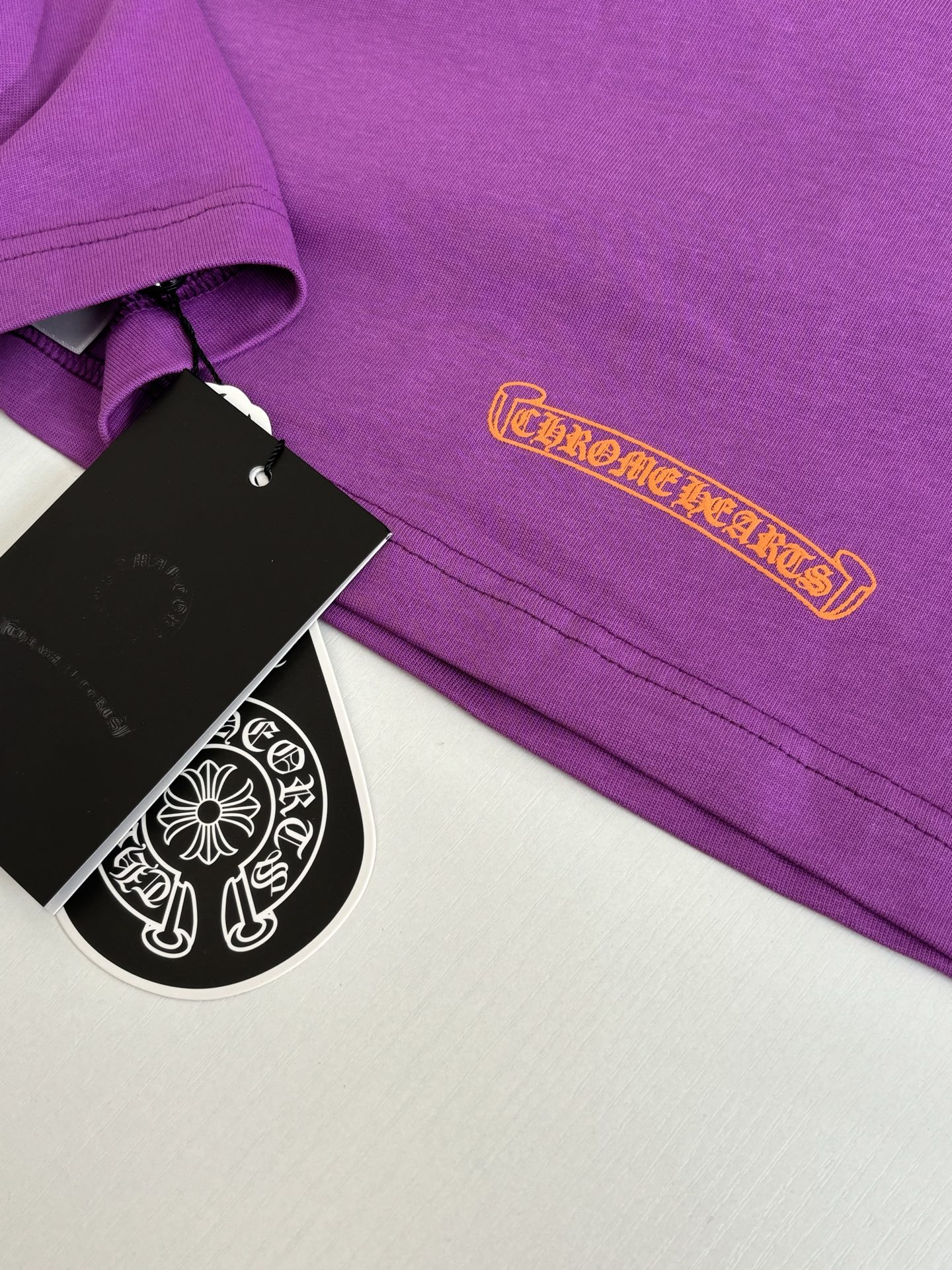 Chrome short-sleeve T-shirt hem and sleeve, purple with embroidered logo and tag
