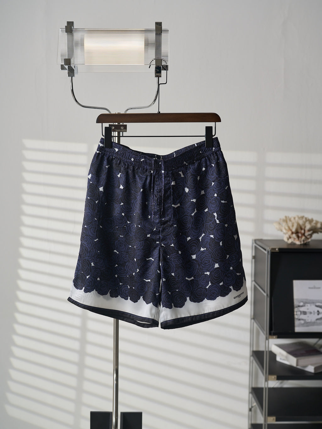 Navy patterned skirt with elastic waistband and scalloped hem band
