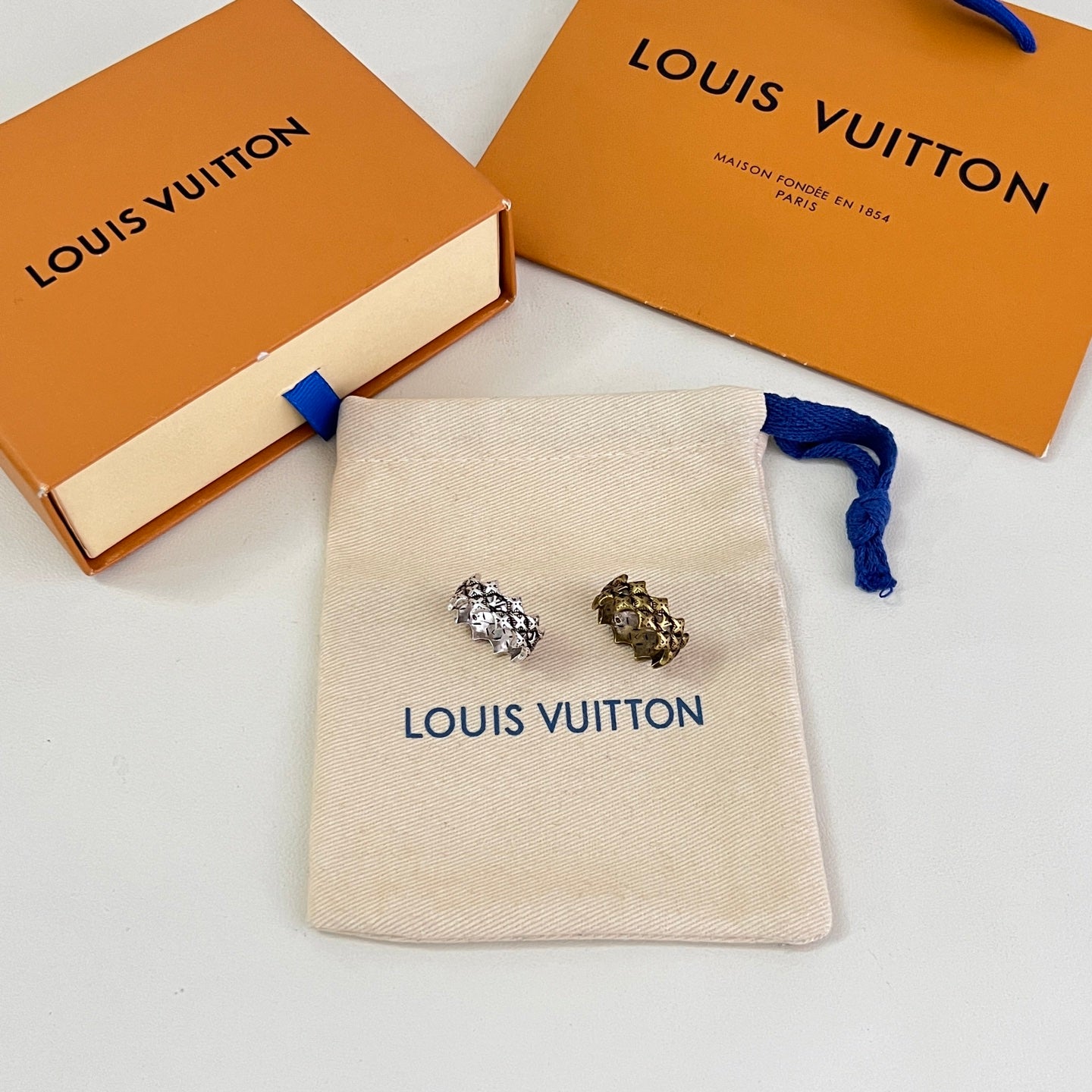 Louis Vuitton Accessories
