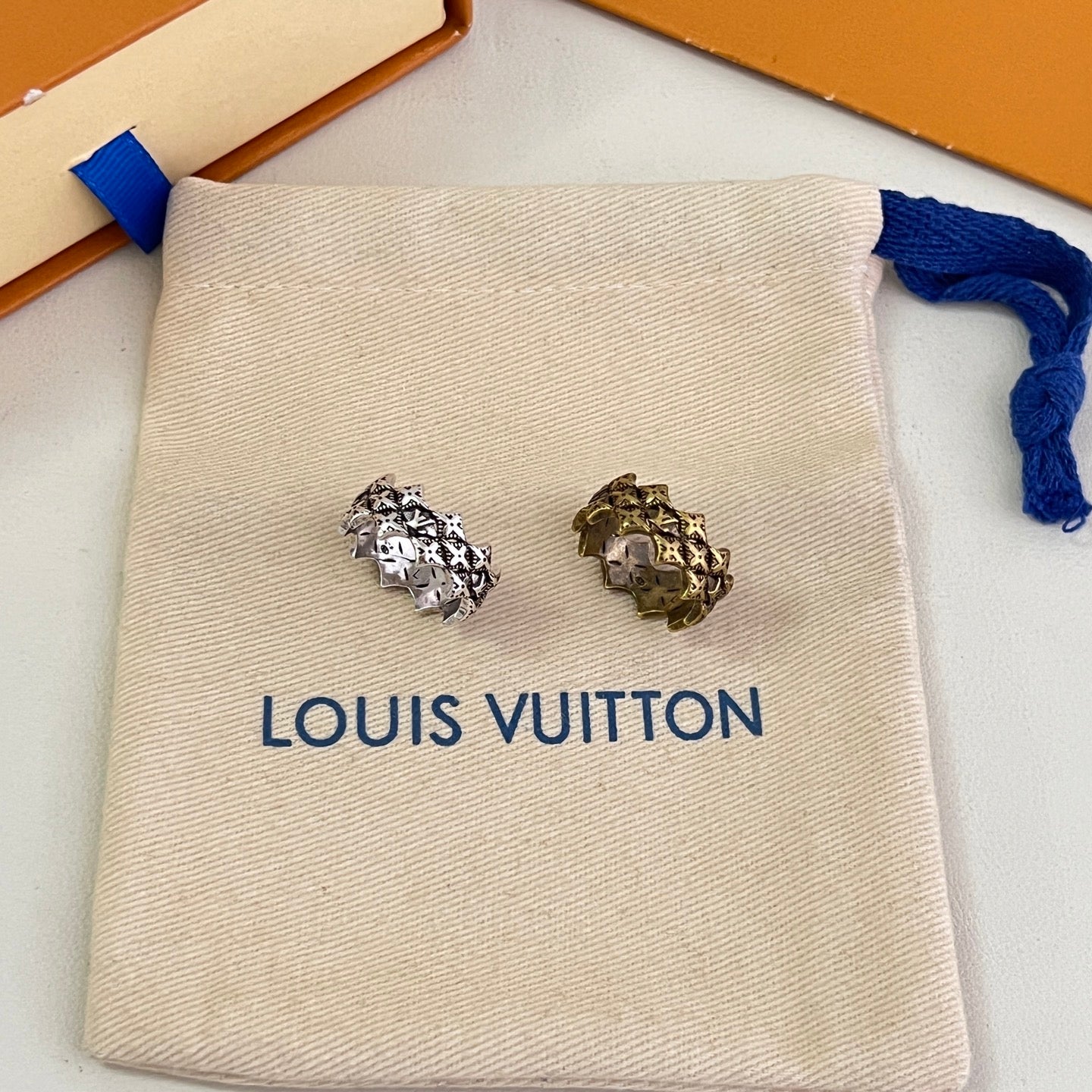 Louis Vuitton Accessories