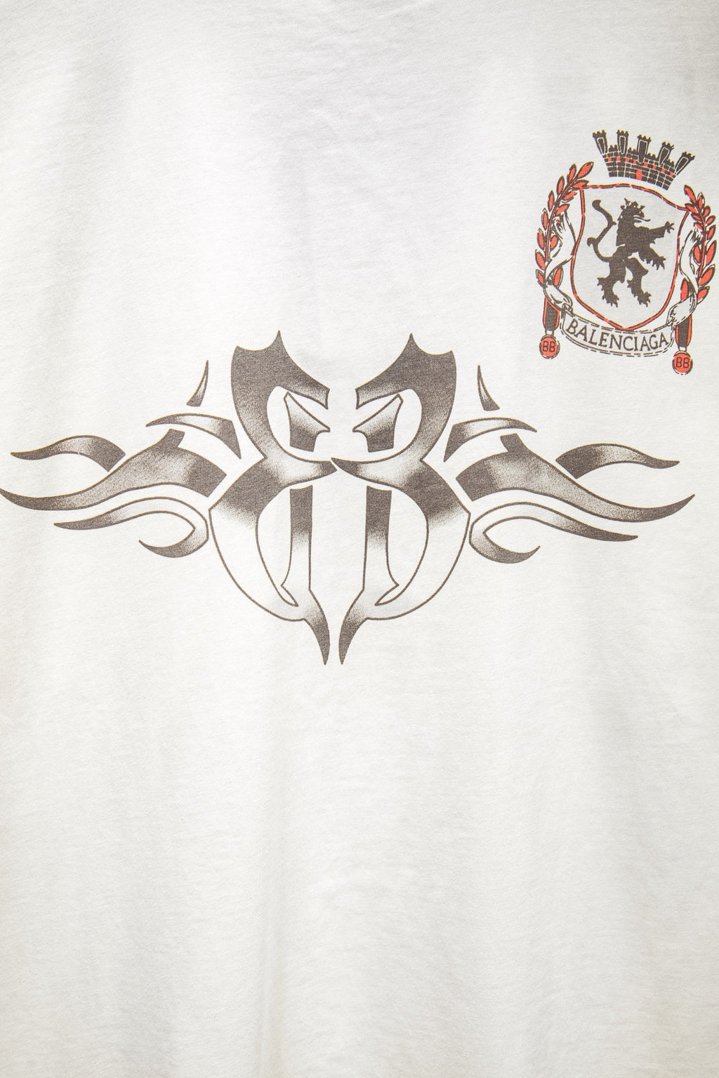 Balenciaga short-sleeve T-shirt, white, back close-up with central emblem and crest