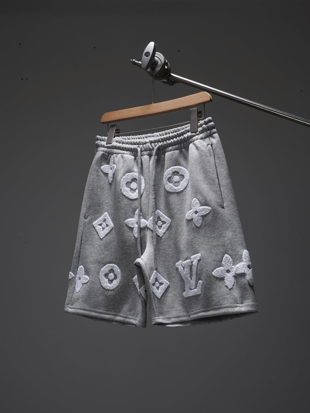 Gray monogram sweat shorts with drawstring and elastic waistband, Louis Vuitton
