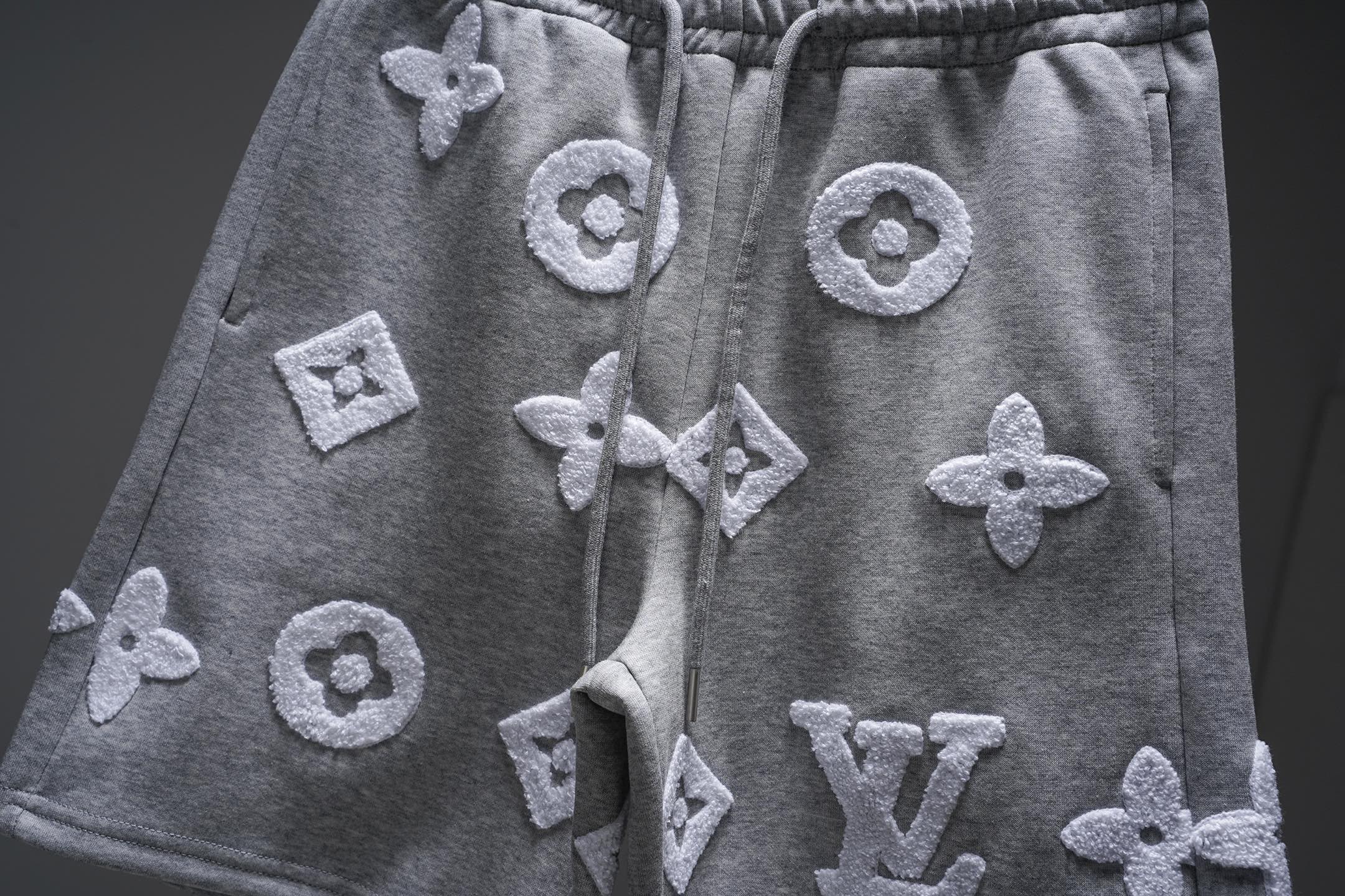 Gray monogram sweat shorts with elastic waistband and drawstring, all-over Louis Vuitton