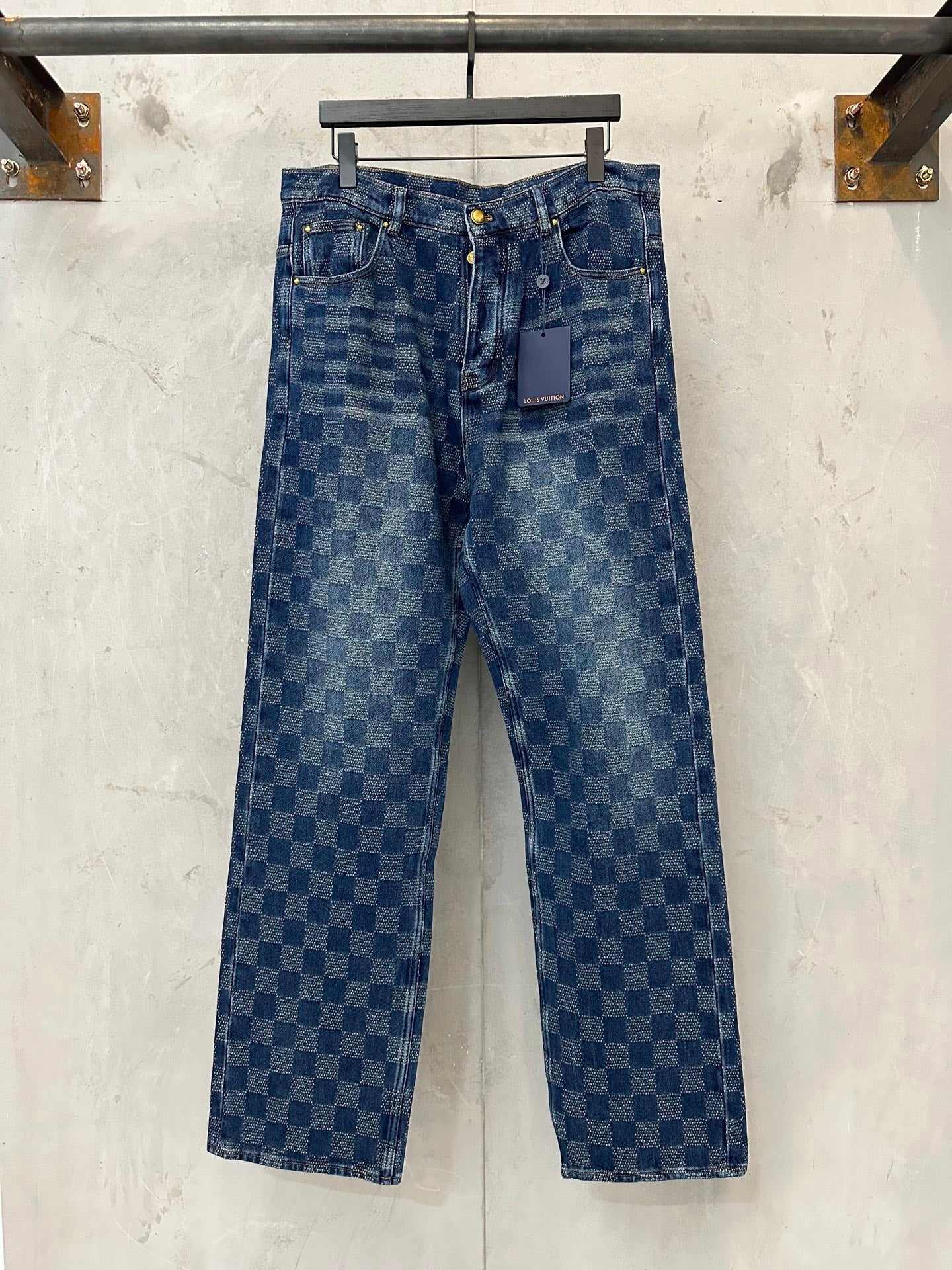 Denim check-pattern pants with button fly and front pockets, blue wash