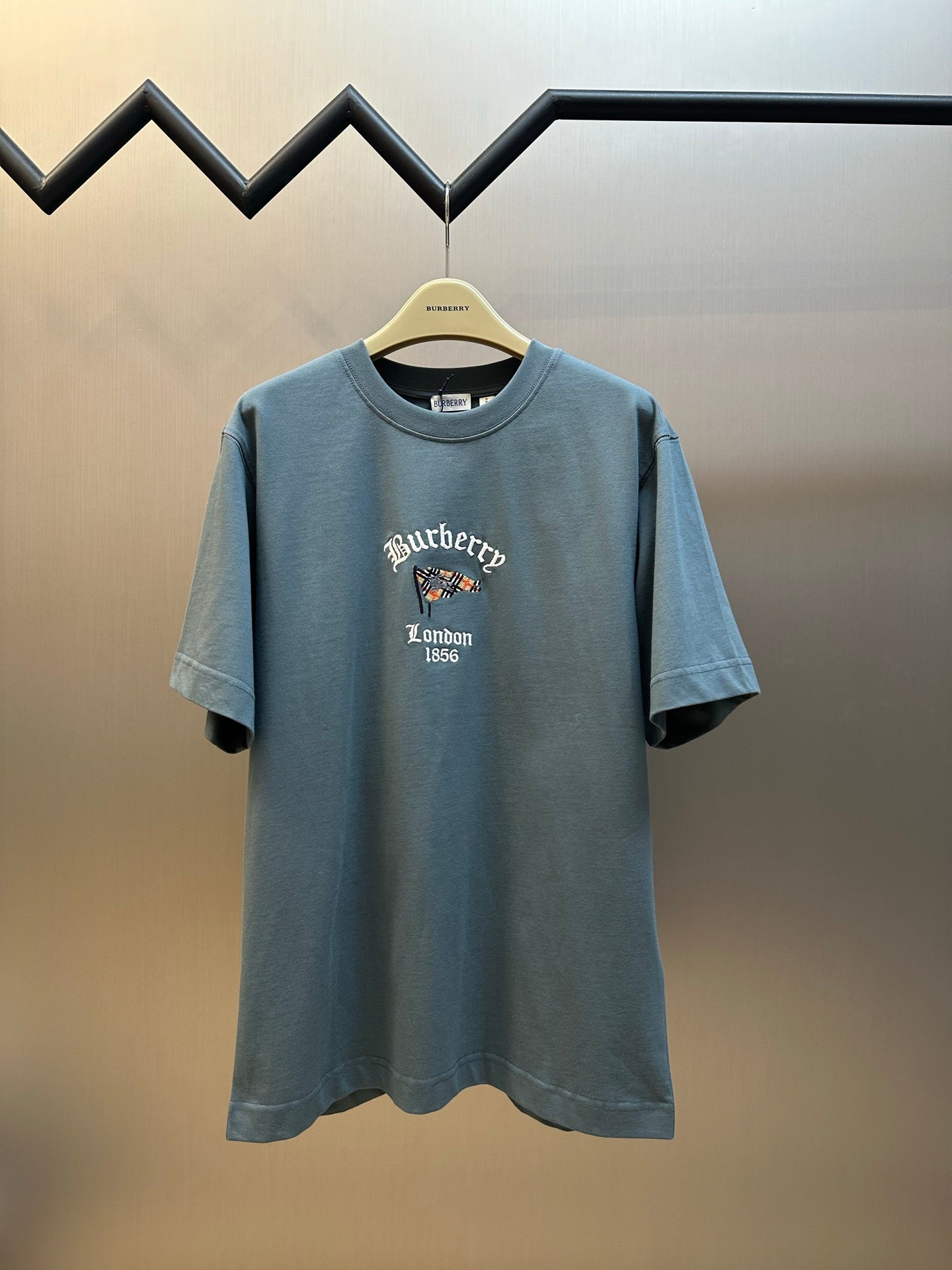 Burberry short-sleeve T-shirt in blue with embroidered logo graphic on chest