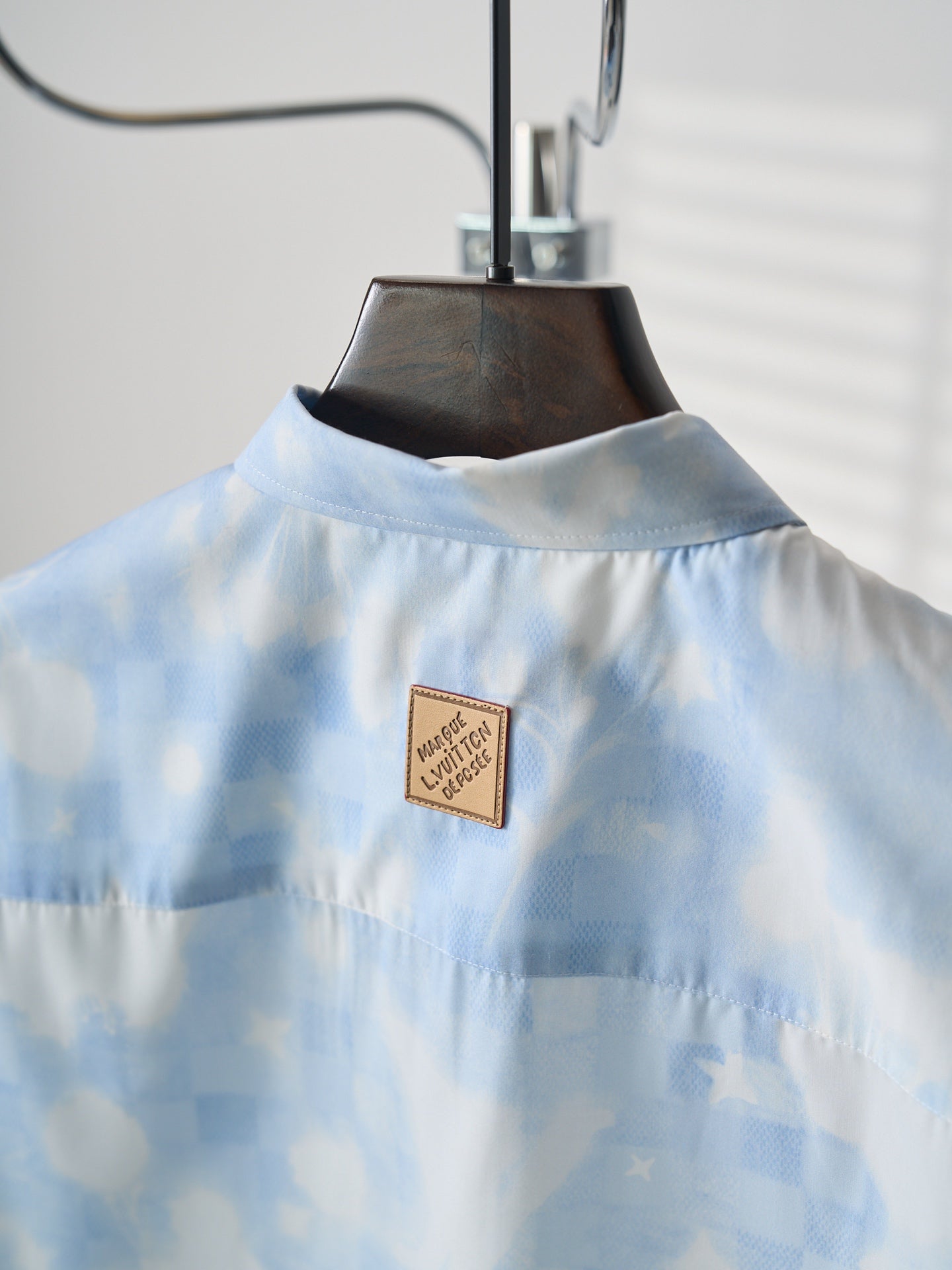 Louis Vuitton light blue short-sleeve shirt collar with logo label patch