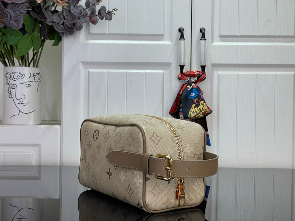 Louis Vuitton bag in beige monogram canvas, side view with adjustable leather strap and buckle