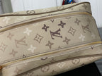 Louis Vuitton monogram canvas bag front zipper with gold-tone hardware