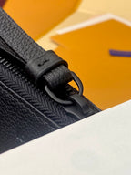 Small bag dark leather zipper and ring strap detail