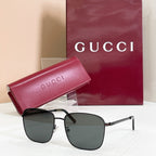 Square sunglasses with black frame and dark lenses, with pink logo case