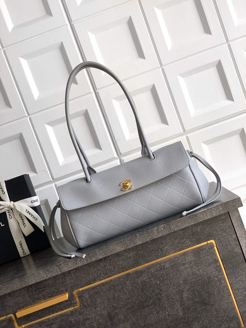 Chanel structured tote bag in light gray leather with gold CC clasp and top handles