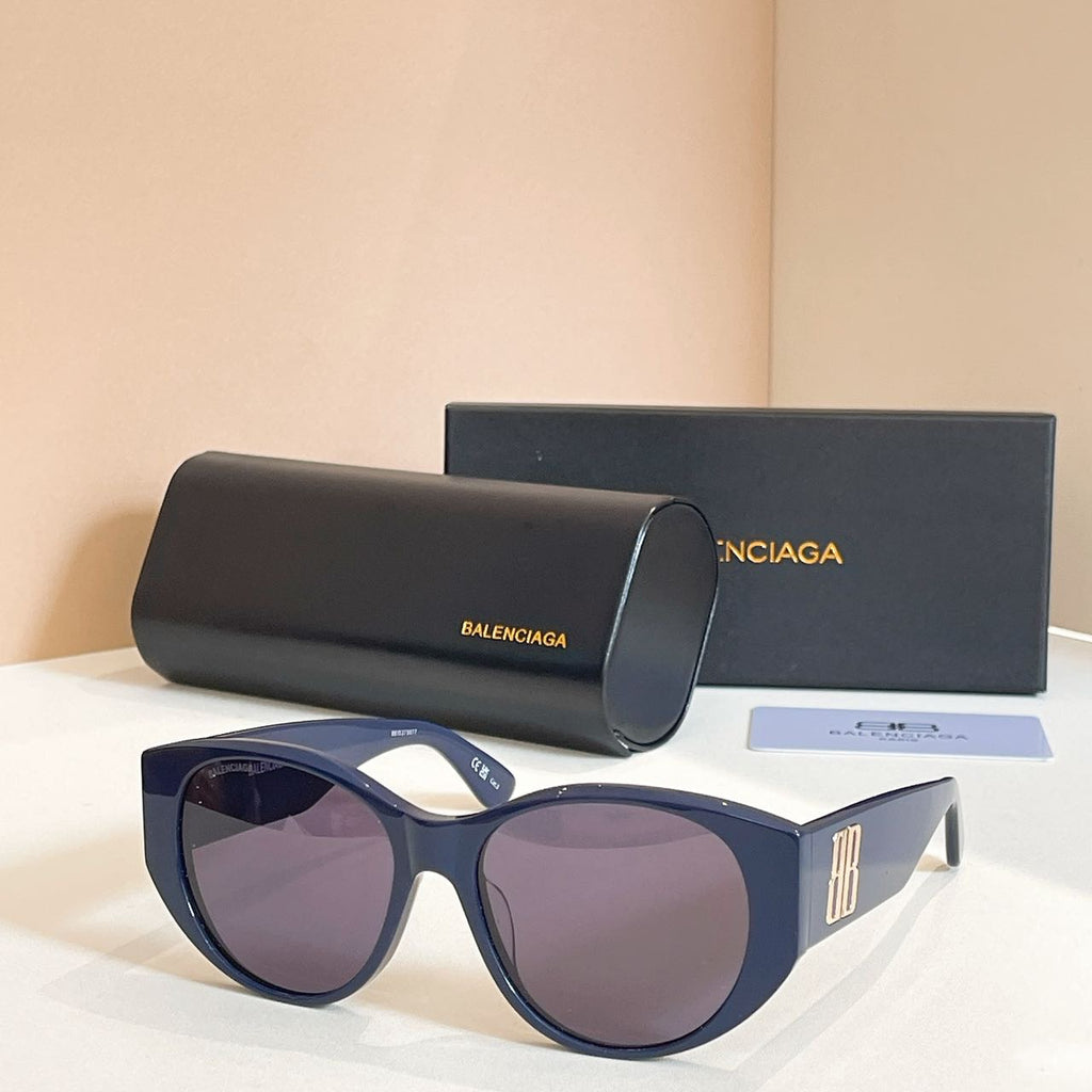 Navy sunglasses with purple lenses, with black case