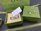 Silver Gucci pendant necklace with chain in green gift box with white card