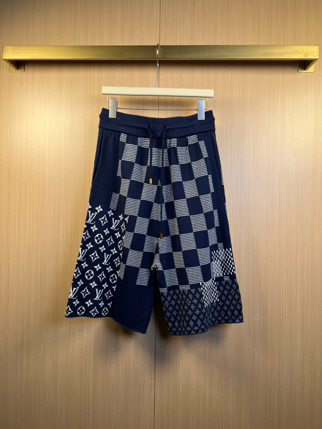 Navy shorts with patchwork check and monogram pattern, drawstring waist