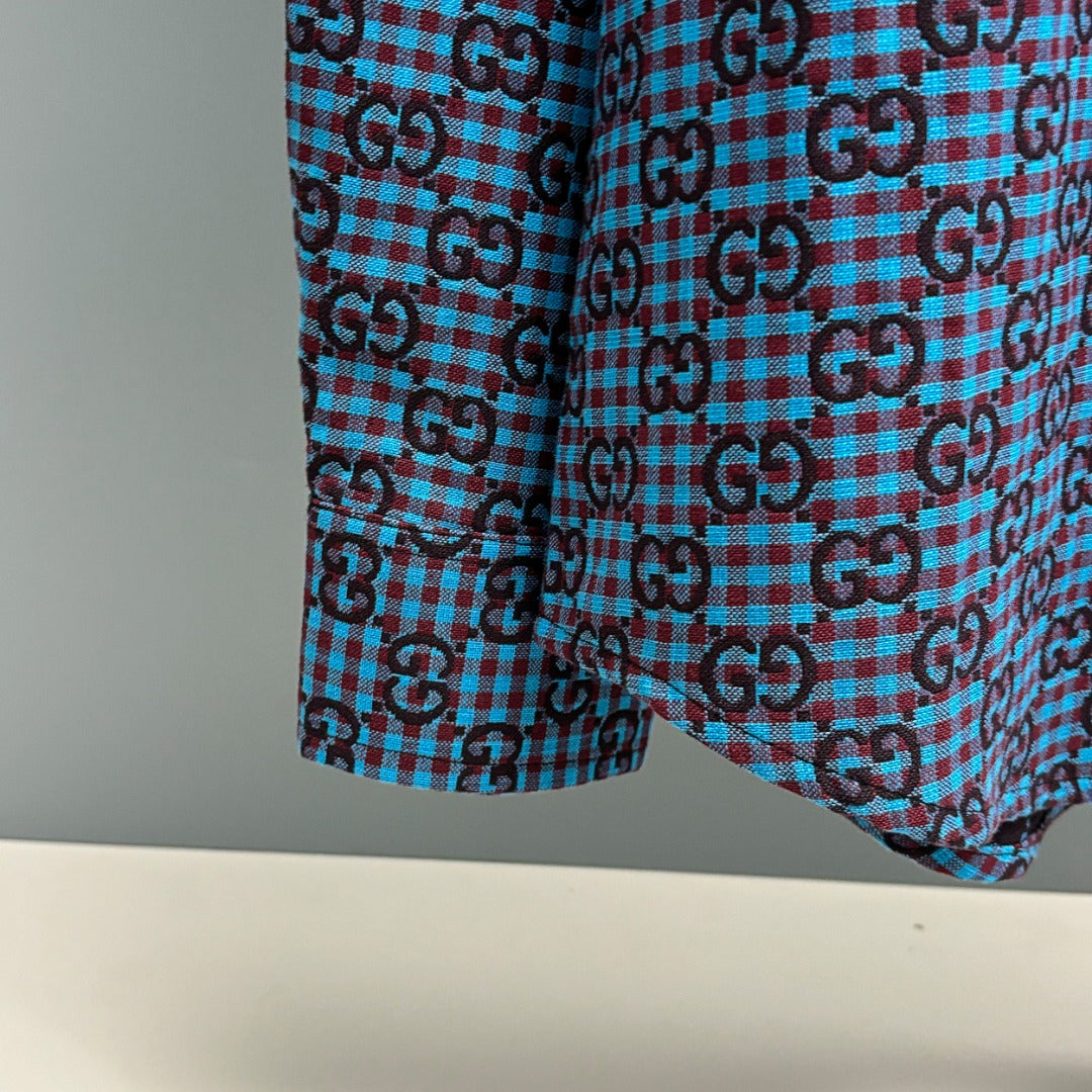 Long-sleeve shirt sleeve cuff with blue Gucci GG plaid pattern