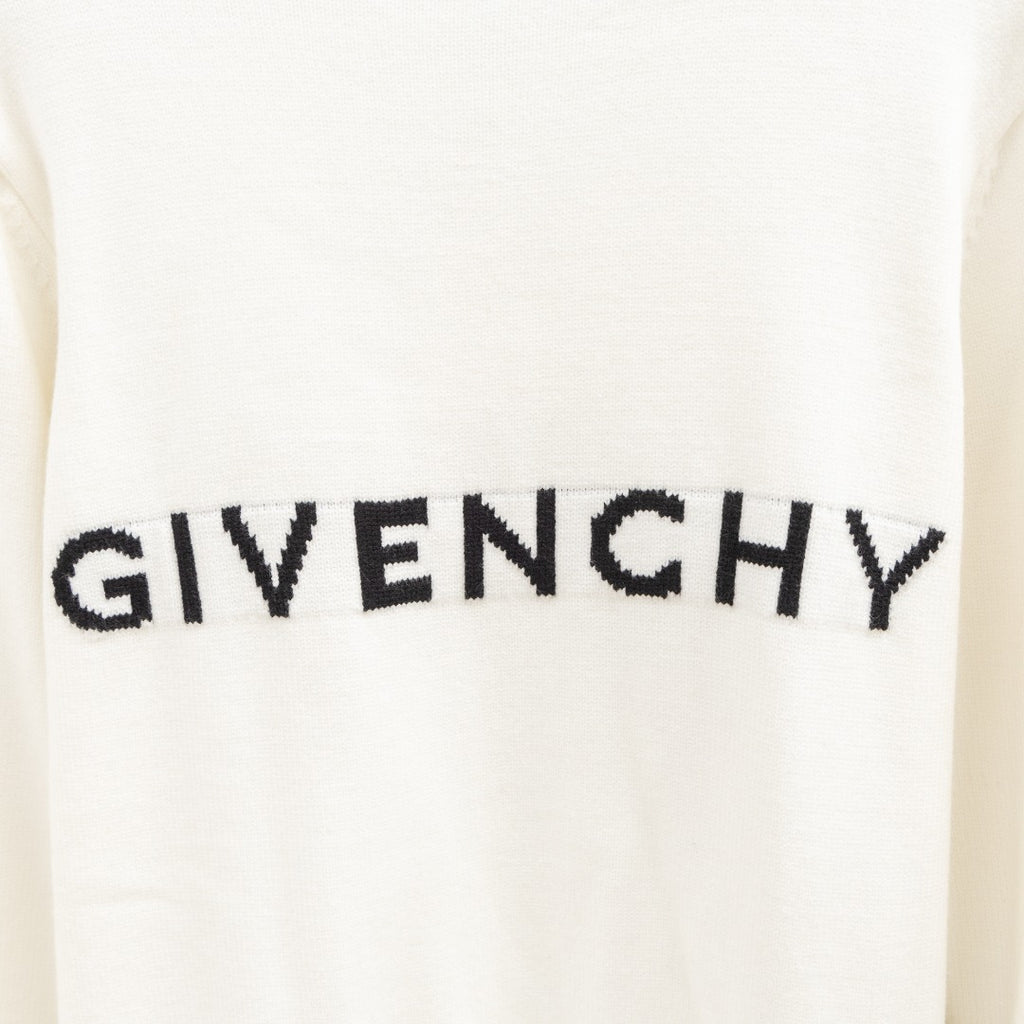 Givenchy T-shirt hem with black logo print