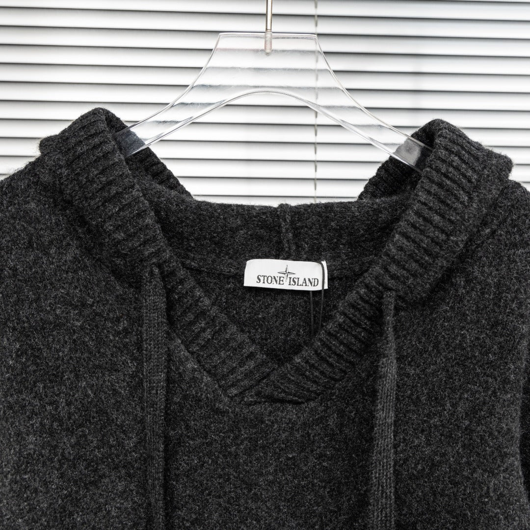 Clothes Stone Island
