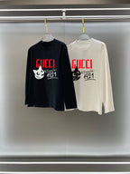 Long-sleeve crewneck T-shirts with GUCCI graphic, dark and white fronts