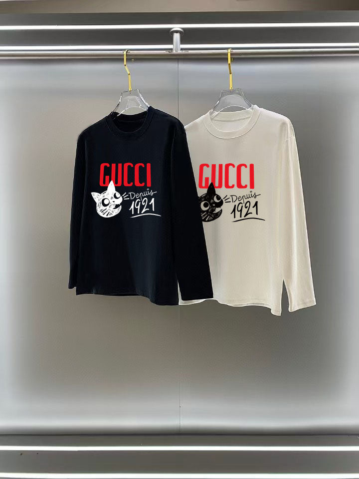 Long-sleeve crewneck T-shirts with GUCCI graphic, dark and white fronts