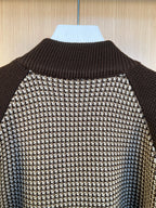 Raglan houndstooth knit back panel with ribbed dark neckline