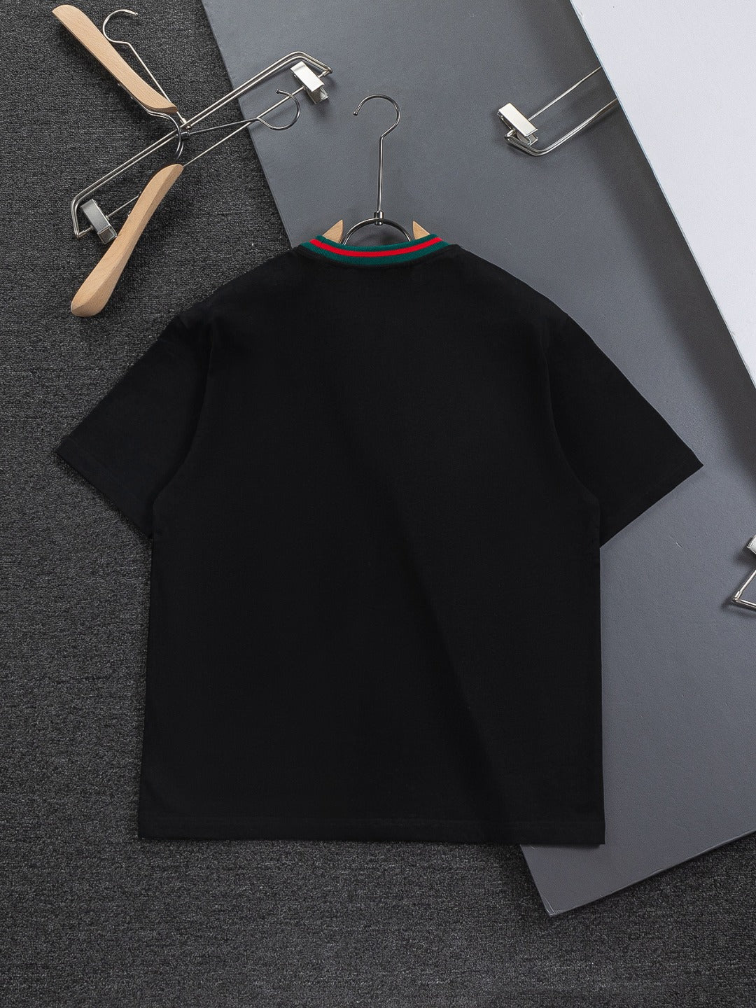 Gucci short-sleeve T-shirt, black with ribbed collar trim and logo tag