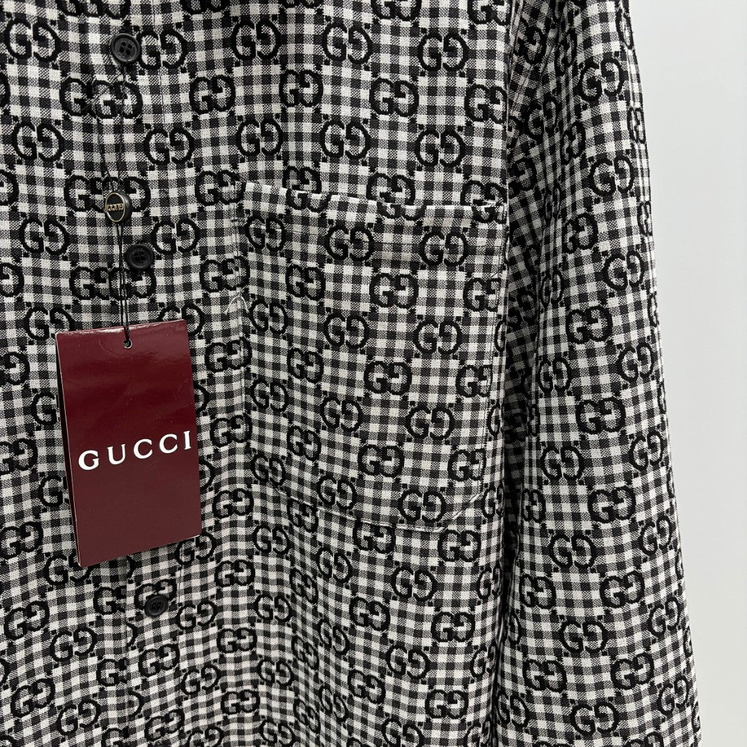 Gucci-pattern long-sleeve shirt with front button placket and hanging logo tag