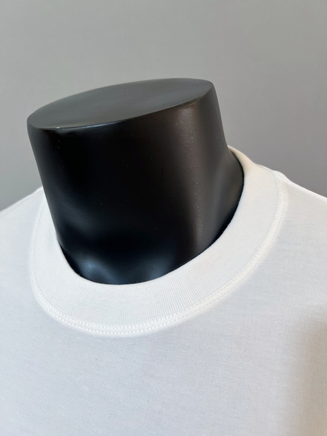 White Gucci T-shirt crew neck with ribbed collar detail, no visible graphic