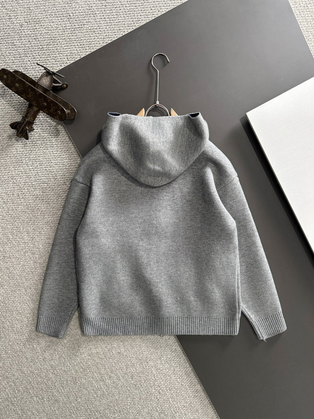 Dior long pullover hoodie with hood in heather gray knit and ribbed cuffs