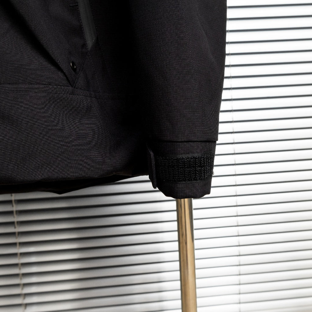 Stone Island jacket sleeve cuff with ribbed trim and stitched hem